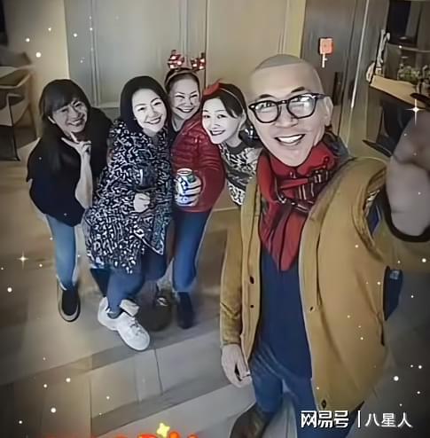 小S穿棉衣老公戴围巾被嘲连空调都舍不得开尊龙AG人生就是博大S一家台北过圣诞!(图9)