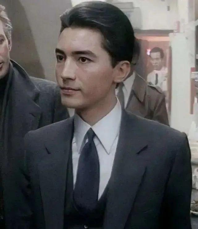 演员“华人之光”尊龙被“炒作大王”毁了尊龙凯时app平台从国际巨星沦落为三流