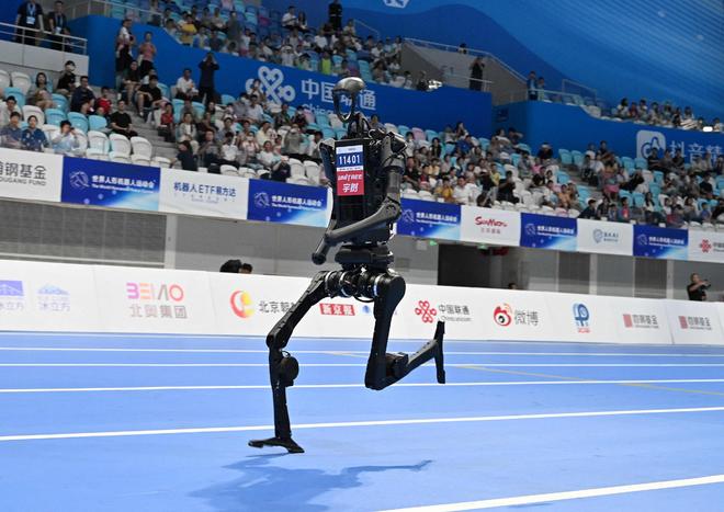 兴：用遥控追求极致速度；蔡浩宇AI游戏上架2719元｜极客早知道尊龙凯时Sam Altman：AI存在泡沫；宇树机器人夺金王兴(图2)